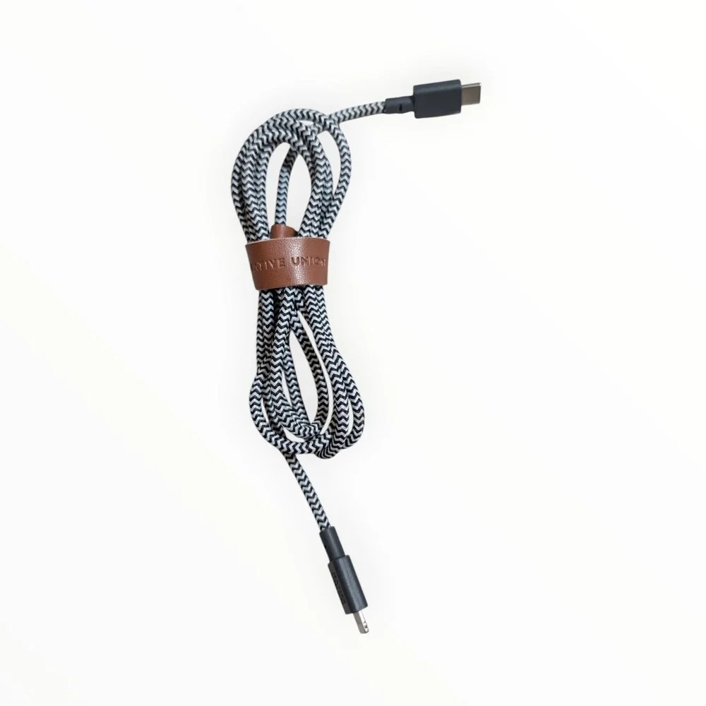 D6-Poly Native Union‎ Belt Cable 4' Lighting to USB-C Cable - Zebra